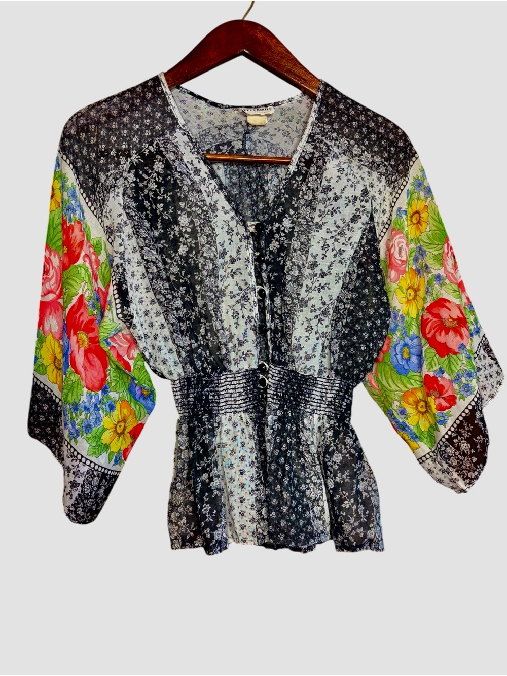 Vintage 70’s bohemian top ruana kimono bell sleeves peonies roses floral paisley